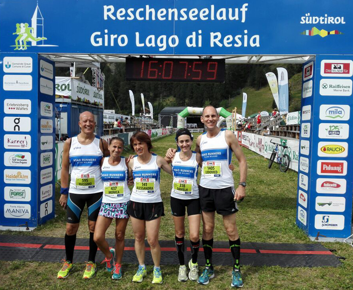 Al Lago di Resia il gruppo Road: Massimo, Monica, Alessandra, Daniela e Lodovico.